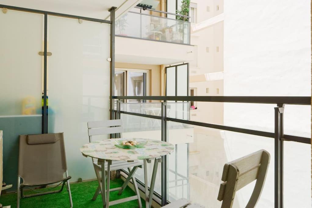 Super T2 Climatise Avec Balcon A Pied Plage Catalan مارسيليا المظهر الخارجي الصورة